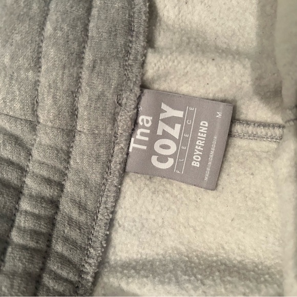 TBA aritzia cozy shorts - Picture 2 of 2